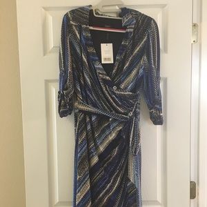Wrap dress w/ roll up sleeve detail